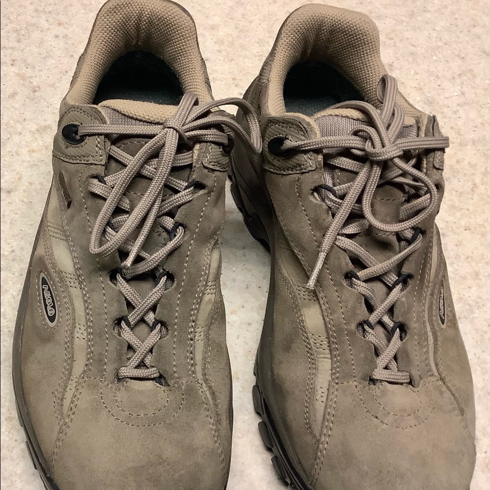 asolo gore tex low rider 9.5 shoes, euro size 42.5